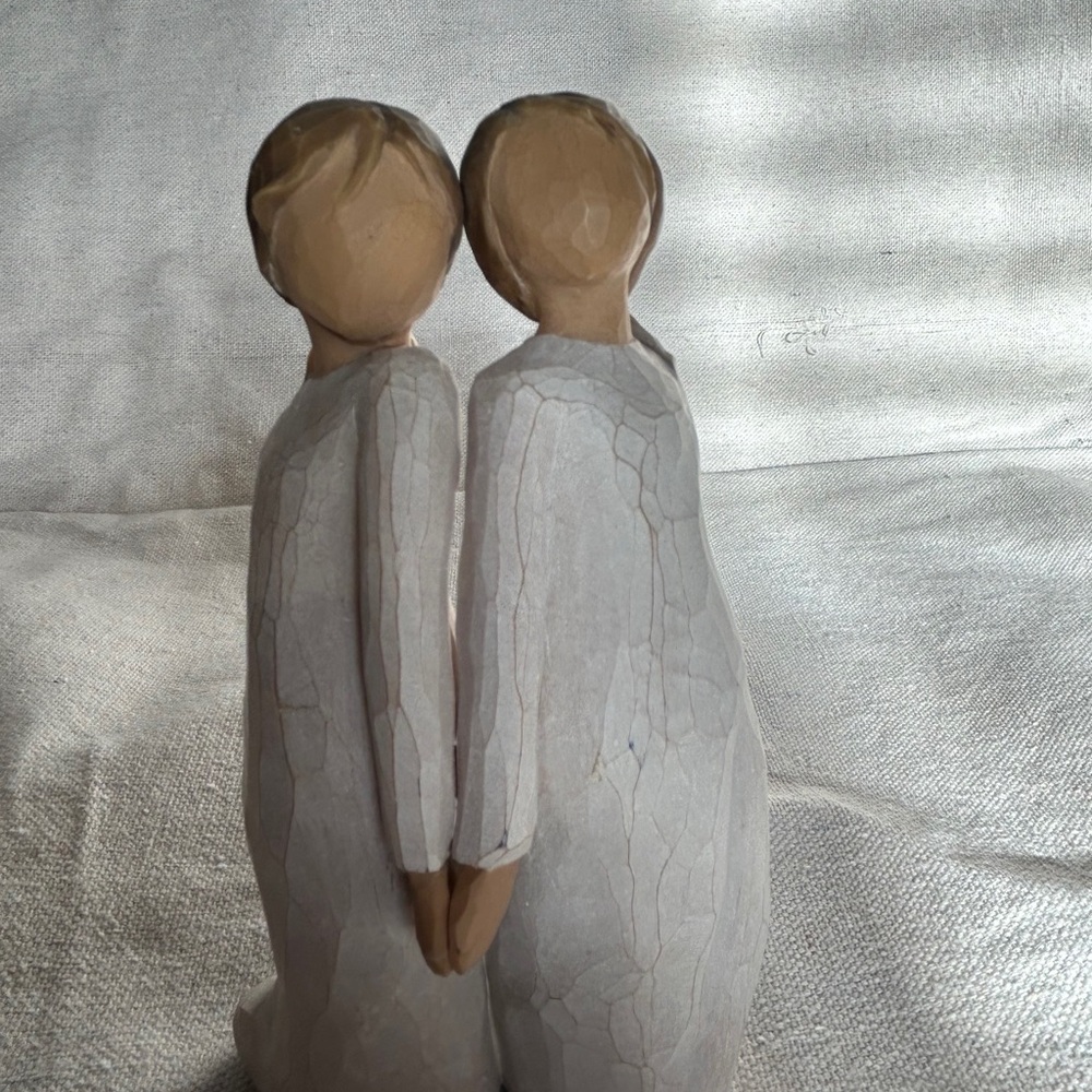 Willow Embrace Sculpture - Cream and Tan